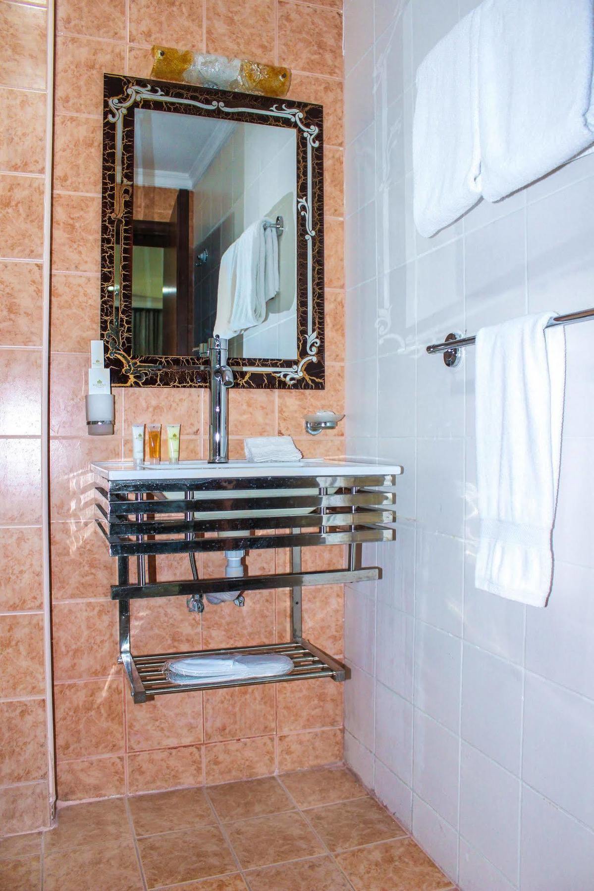 Bravo Royal Hotel Suites Kuwait City Eksteriør bilde
