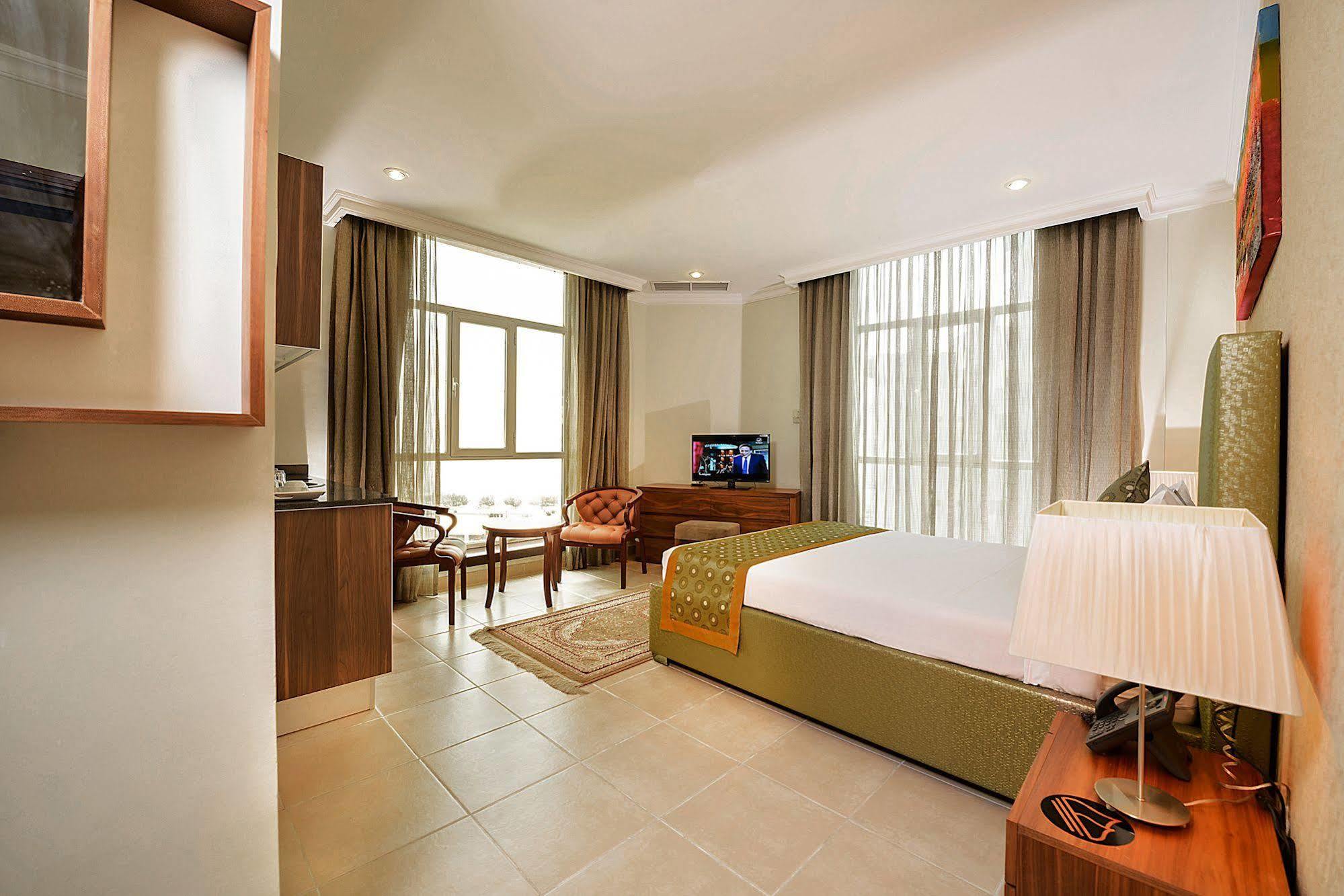 Bravo Royal Hotel Suites Kuwait City Eksteriør bilde